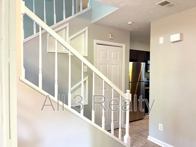 Foto del edificio - 415 Hillsdale Dr