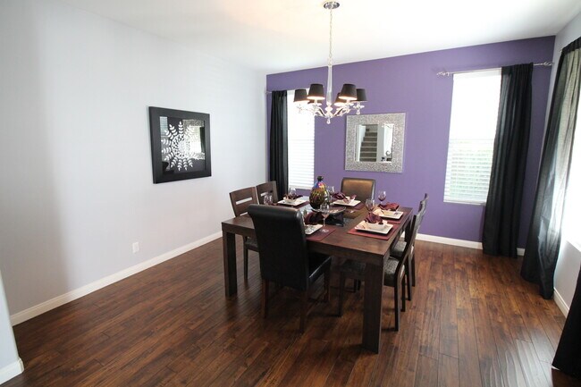Building Photo - Fully Furnished House - Short Term Lease -...