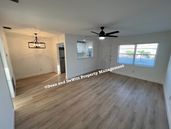 Foto del edificio - 2 Bed/1 Bath - Unit 8
