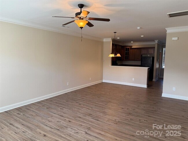 Foto del edificio - 371 Beacon St NW