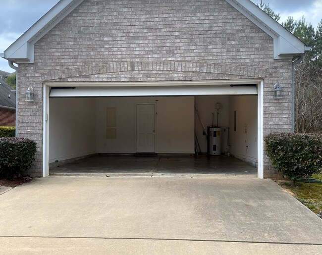 Building Photo - 250 Oxmoor Pl
