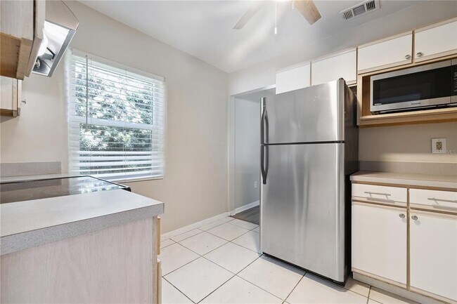 Foto del edificio - 9314 N Ashley St