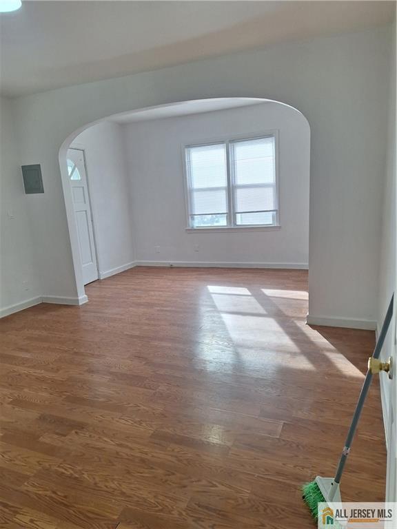 Foto del edificio - 4087 Woodbridge Ave