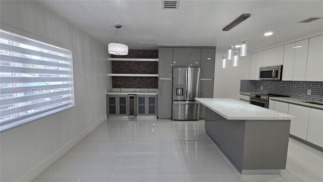 Foto del edificio - 1300 N 64th Ave