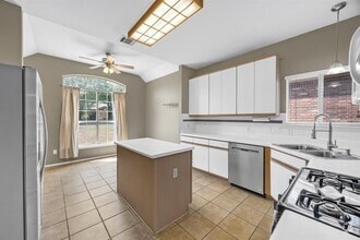 Building Photo - 8404 Tyhurst Dr