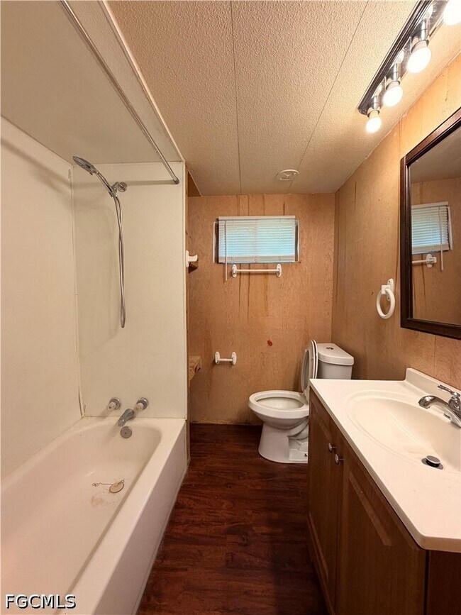 Building Photo - 7847 Suncoast Dr