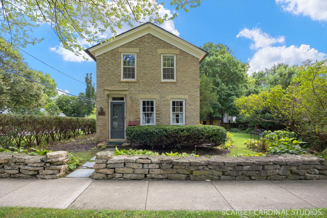 Primary Photo - 301 S 1st St