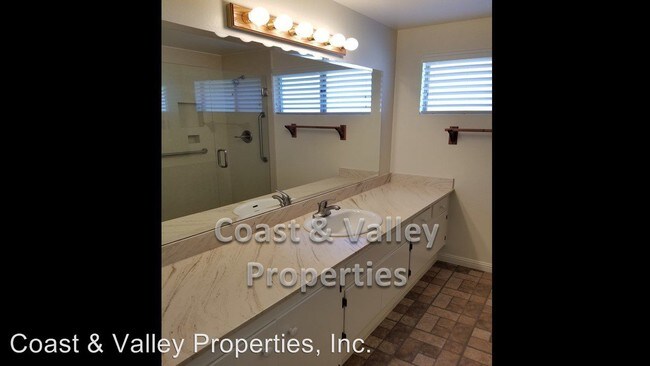 Building Photo - 5 br, 3 bath House - 22594 Veronica Dr.