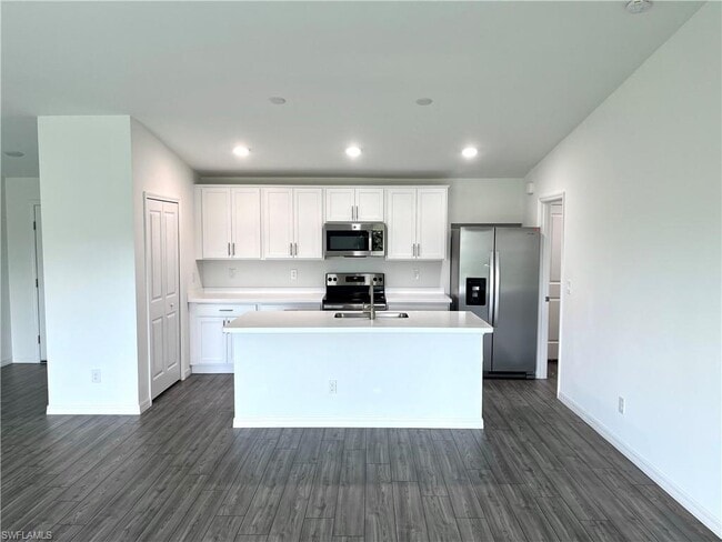 Building Photo - 4303 NE 12th Ct