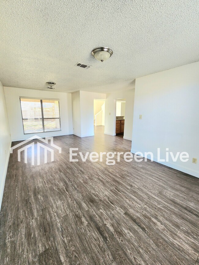 Building Photo - 2143 Santa Clara Ct