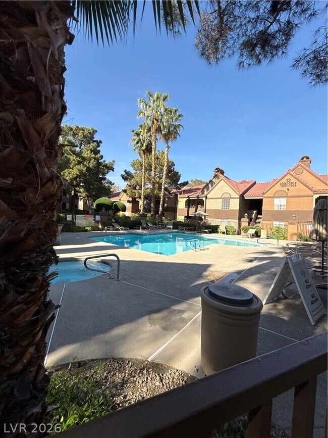 Foto del edificio - 2200 S Fort Apache Rd