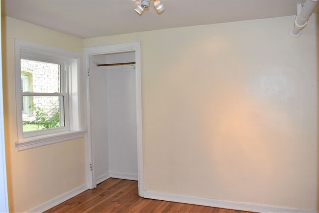 Foto del edificio - 1628 Gunderson Ave