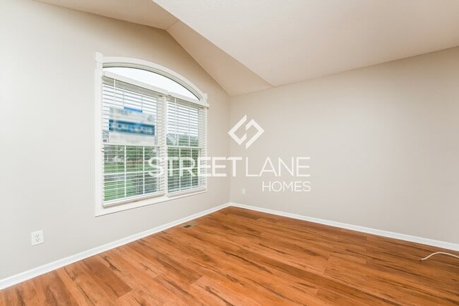 Building Photo - Charming 4 Bedroom in Pickerington!