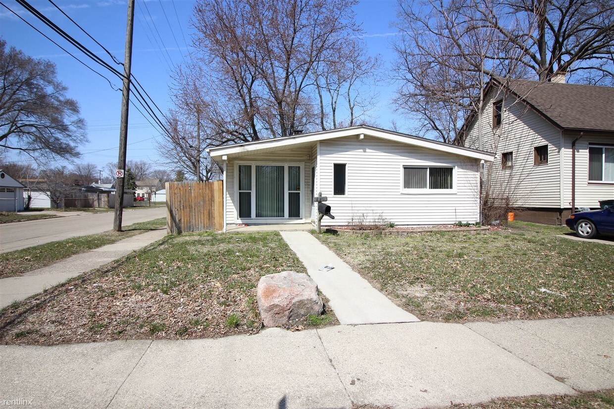 1405 E Ave, Hazel Park, MI 48030 House for Rent in Hazel Park, MI