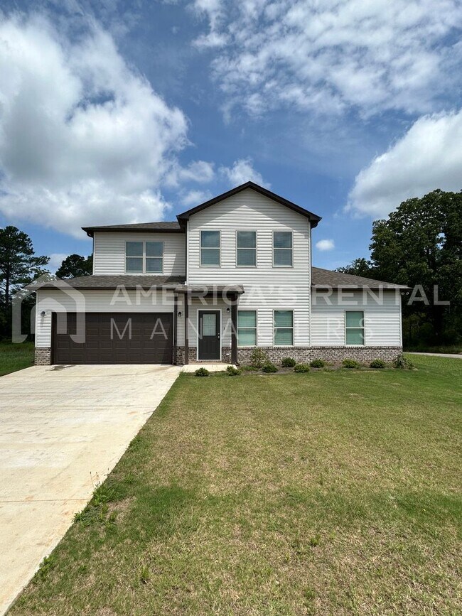 Foto del edificio - Home for Rent in Weaver, AL!!! Available t...