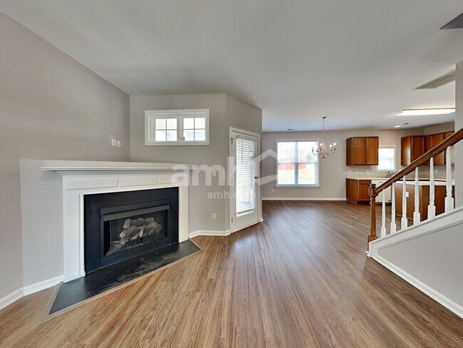 Foto del edificio - 209 Haywood Ln