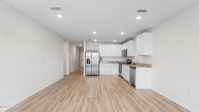 Foto del edificio - 7208 Madison Sq Dr