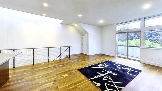 Foto del edificio - 2618 Eastlake Ave E