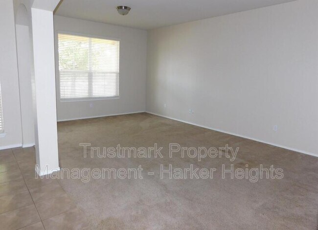 Building Photo - 6202 Suellen Ln