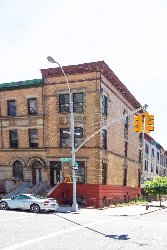 Foto del edificio - 100 Edgecombe Ave