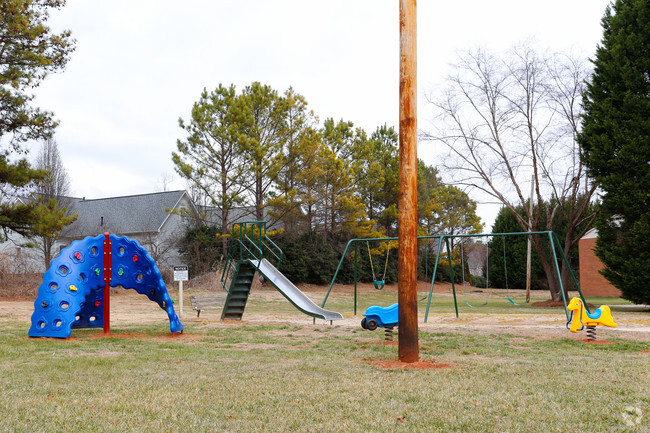 Building Photo - Deer Hill I & II Apartments