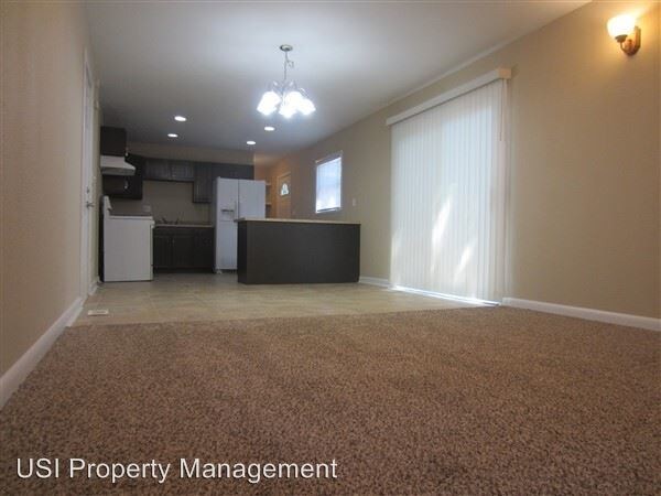 Building Photo - 9239 Celtic Ct
