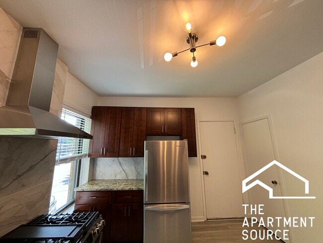 Building Photo - 3138 W Schubert Ave