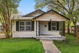 Building Photo - 2842 Harlandale Ave
