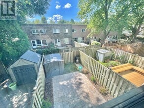 Building Photo - 17 Curly Vineway