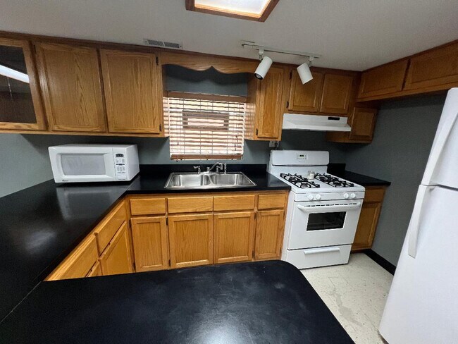 Foto del edificio - 4818 N Moody Ave