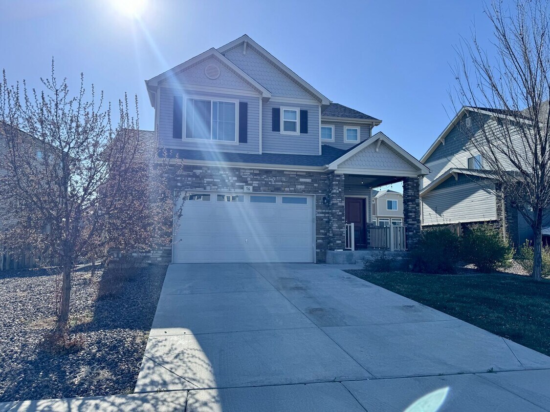 Primary Photo - Beautifully Maintained 3 Bed/2.5 Bath Home...
