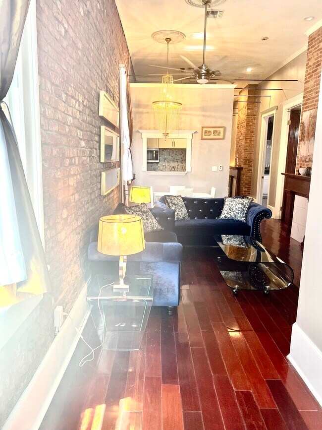 Building Photo - 708 Mandeville St