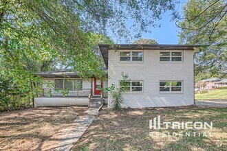 Building Photo - 2241 Wallingford Dr