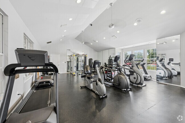 Gimnasio - Lakeshore Apartments