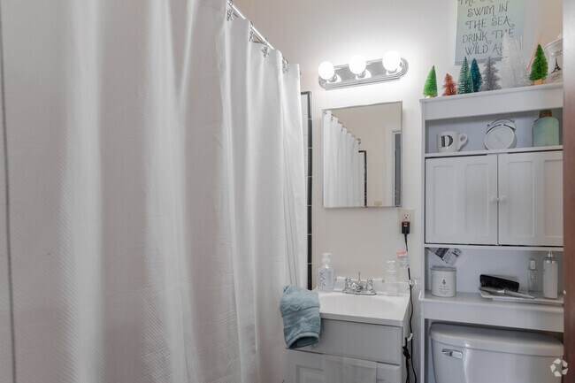 1HAB, 1BA - WestGlen