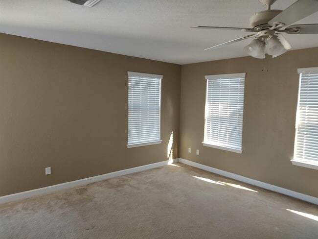 Building Photo - 3324 Calumet Dr