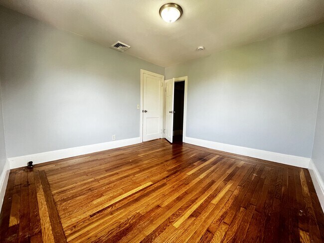 Bedroom 1 - 82 Roanoke St