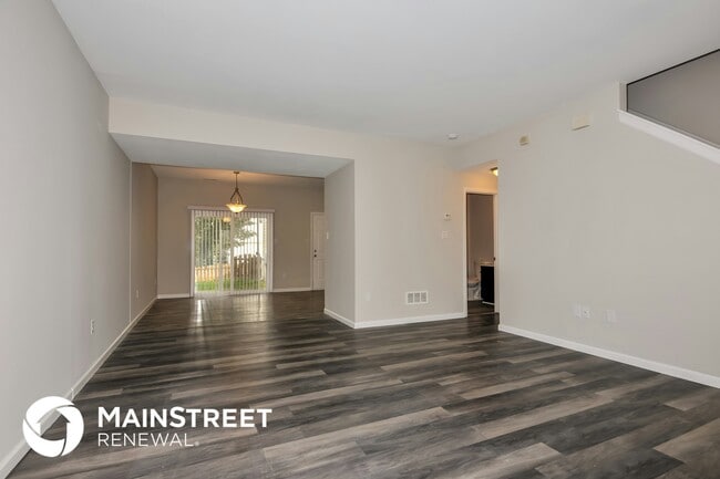 Building Photo - 1010 Glengarry Dr