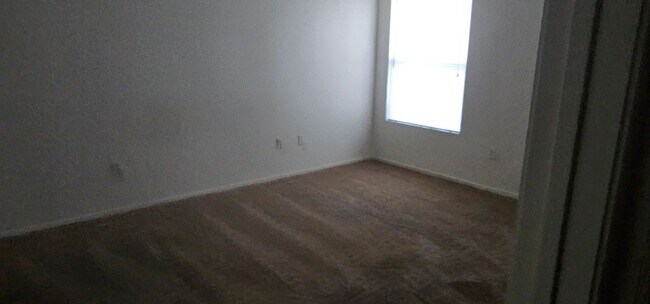 Building Photo - 8250 N Grand Canyon Dr