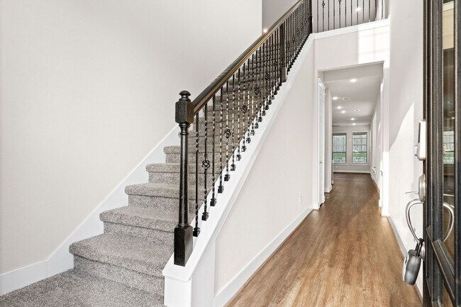 Foto del edificio - 5323 Wyatt James Ln