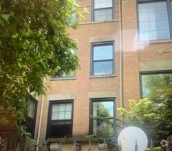 Building Photo - 1363 E 64th St
