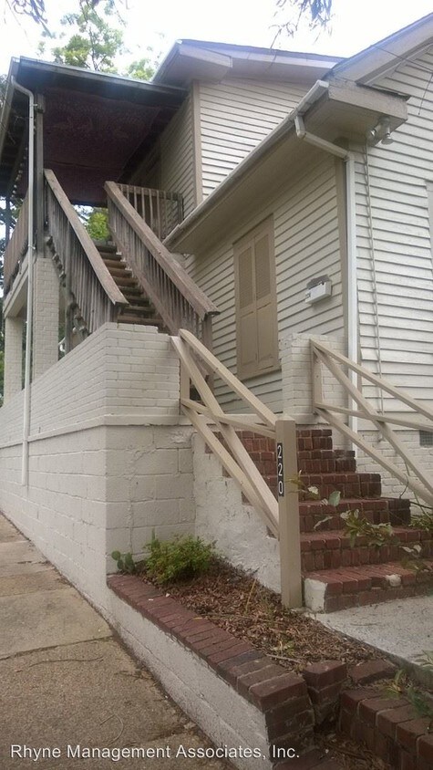 Building Photo - 216 Dexter Pl