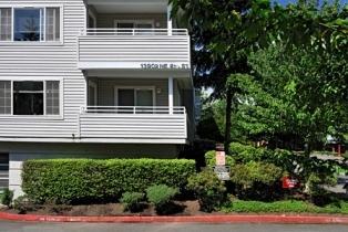 Building Photo - 2 bedroom in Bellevue WA 98005