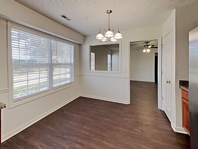 Building Photo - 6007 Boxer Place