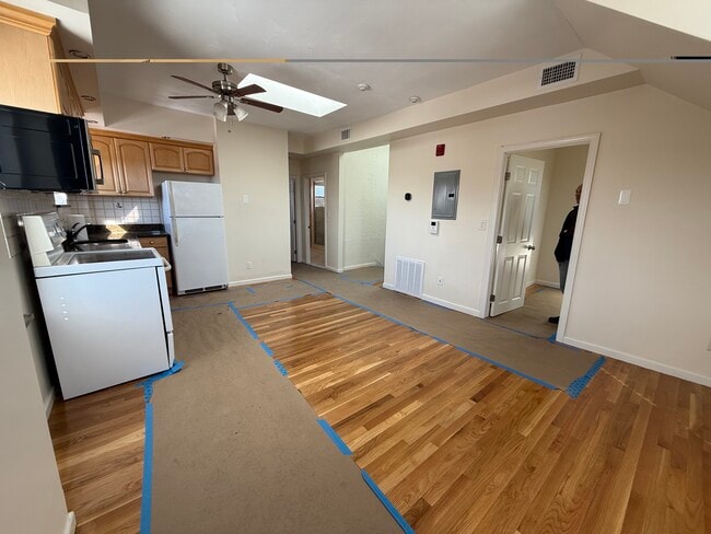 Building Photo - 683 Tremont St