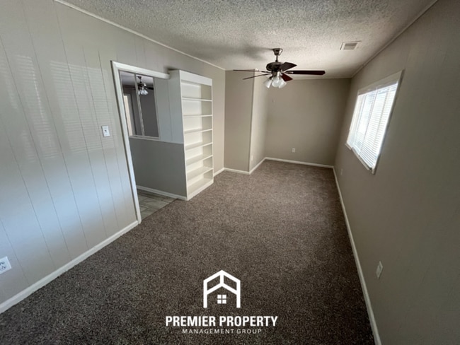 Photo - 5605 Loch Lomond Rd House