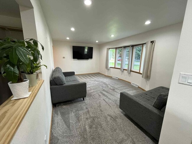 Living Room - 2030 Kimball Ave
