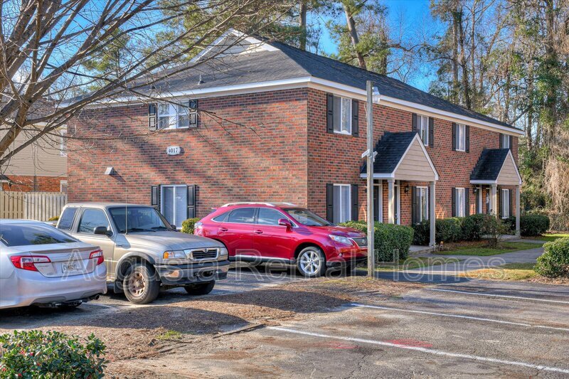 Foto principal - 4017-D Wheeler Woods Rd