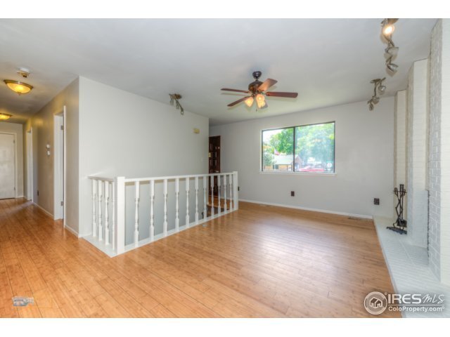 Building Photo - 4 bedroom Solid Brick Ranch in NW Longmont!
