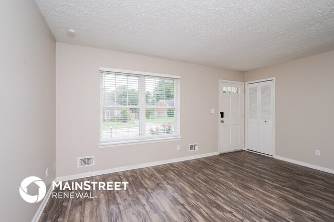 Foto del edificio - 8204 Rochelle Rd